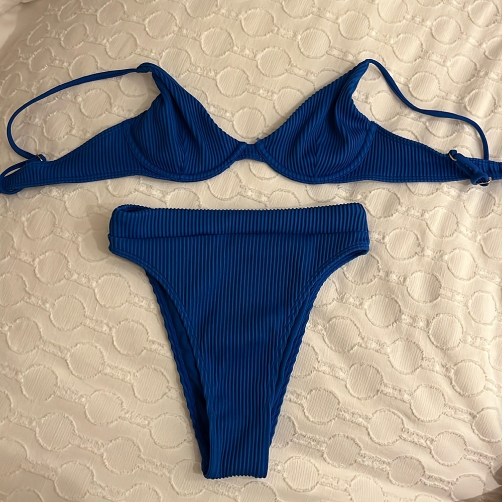 Super cute Hollister swimsuit